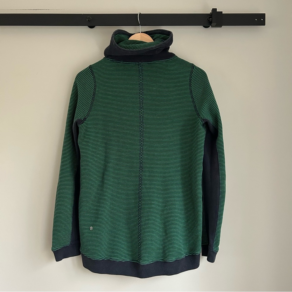 Lululemon Avenue Pullover Funnel Neck Relaxed Medium